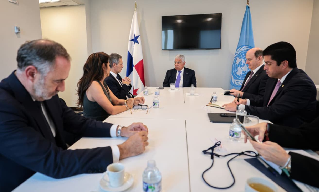 Navieras muestran interés en operar un puerto en Panamá: Mulino fortalece estrategia marítima