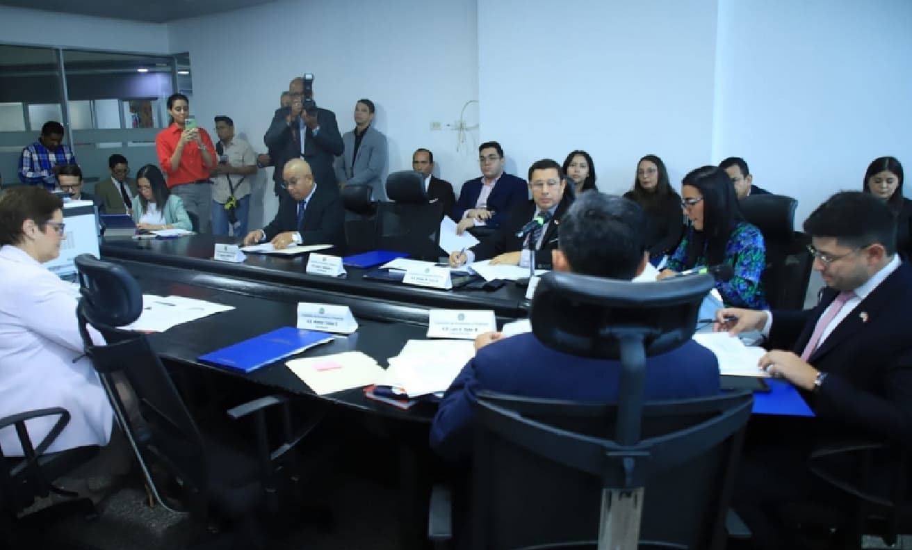 Prohíjan proyecto para reforzar el IVM con nuevos fondos