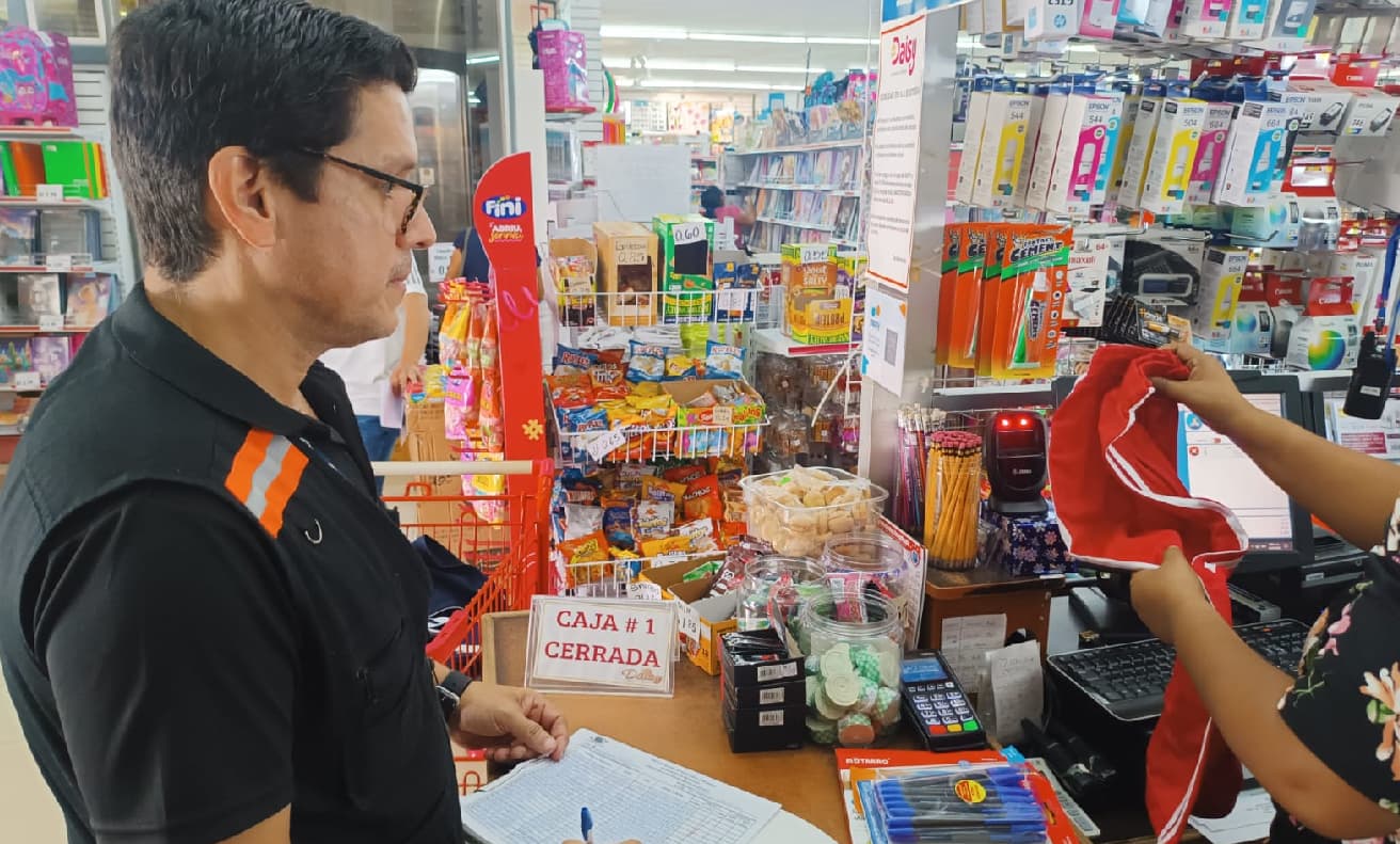 Acodeco advierte: colegios no pueden imponer dónde comprar uniformes